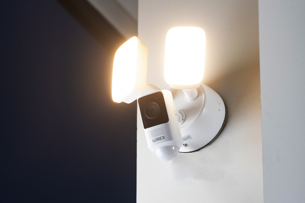 Lorex 2K Wi-Fi Floodlight Security Camera